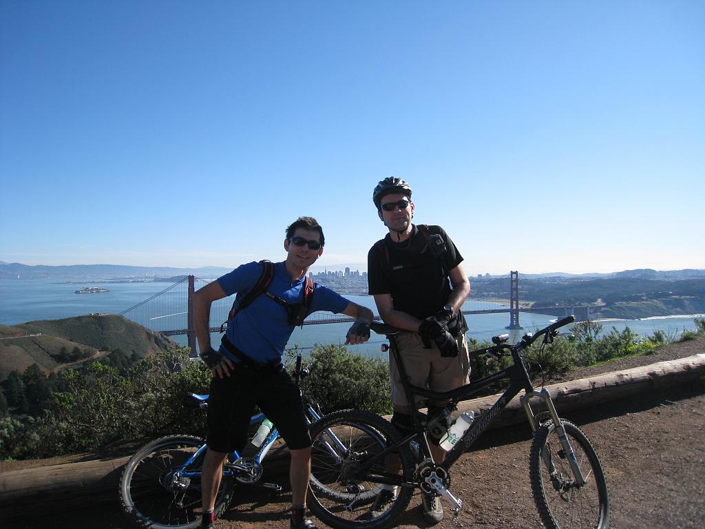 IMG_1918 Ali and Ergin with view of the Golden Gate Bridge and San Francisco